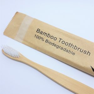 creatucosmetica-cepillo-dientes-bambu-ecologico-blanco